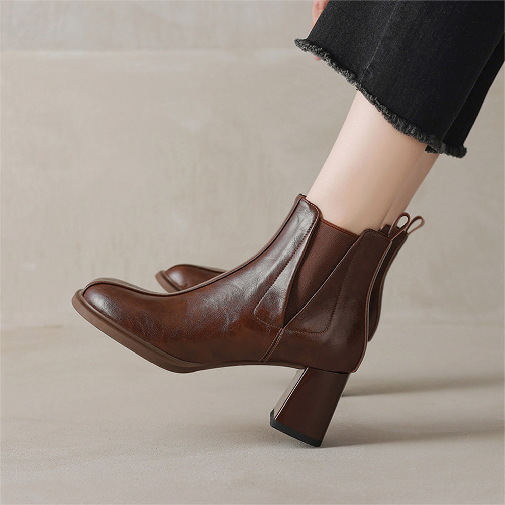 STACY | STIEFELETTEN