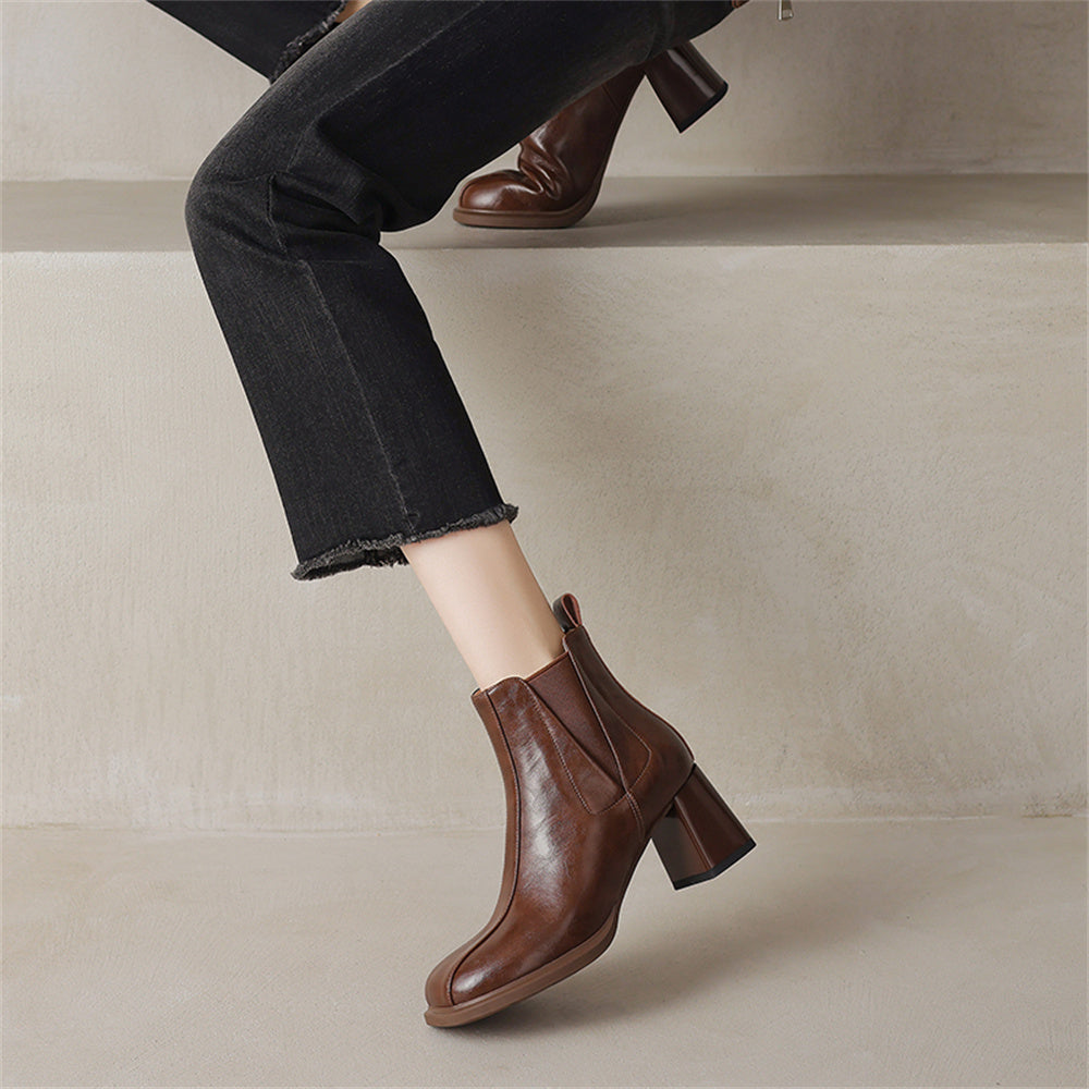 STACY | STIEFELETTEN