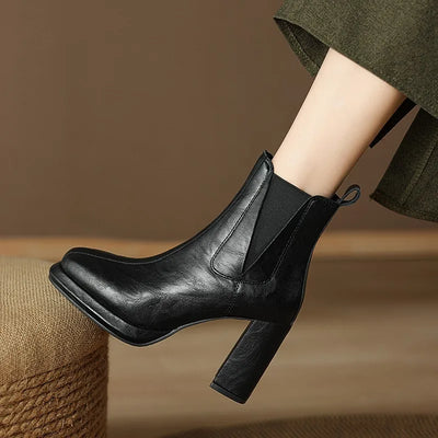 STACY | STIEFELETTEN